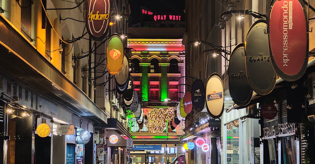 How Staff Knowledge Enhances the Dining Experience at Indian Establishments